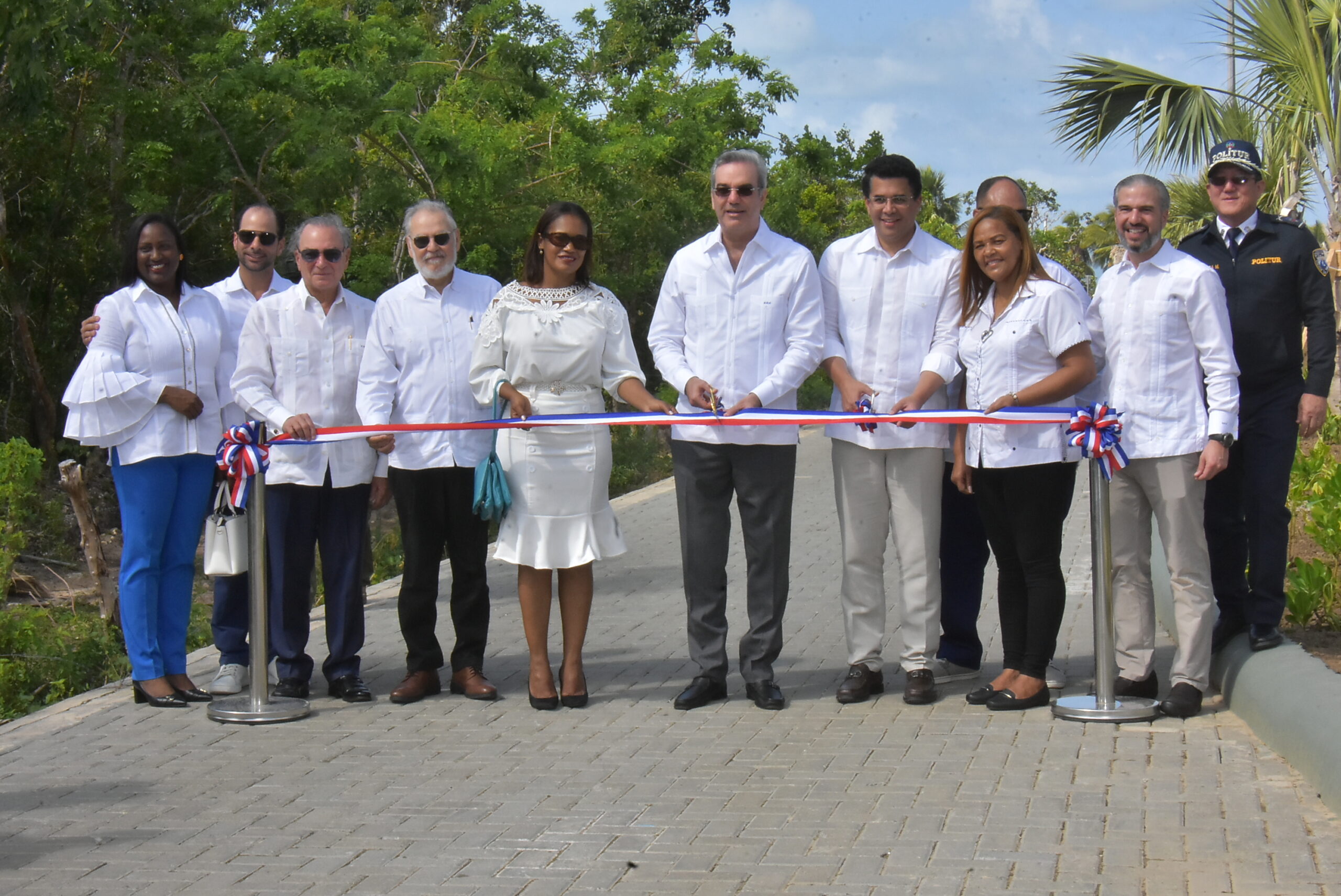 El presidente Luis Abinader y el ministro David Collado dejan inaugurada varias obras en Miches