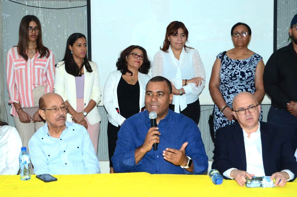 Jesús Rafael Cabrera lanza precandidatura alcalde interno del PLD