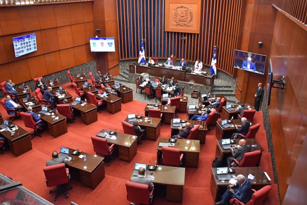 Senado aprueba código penal sin las tres causales