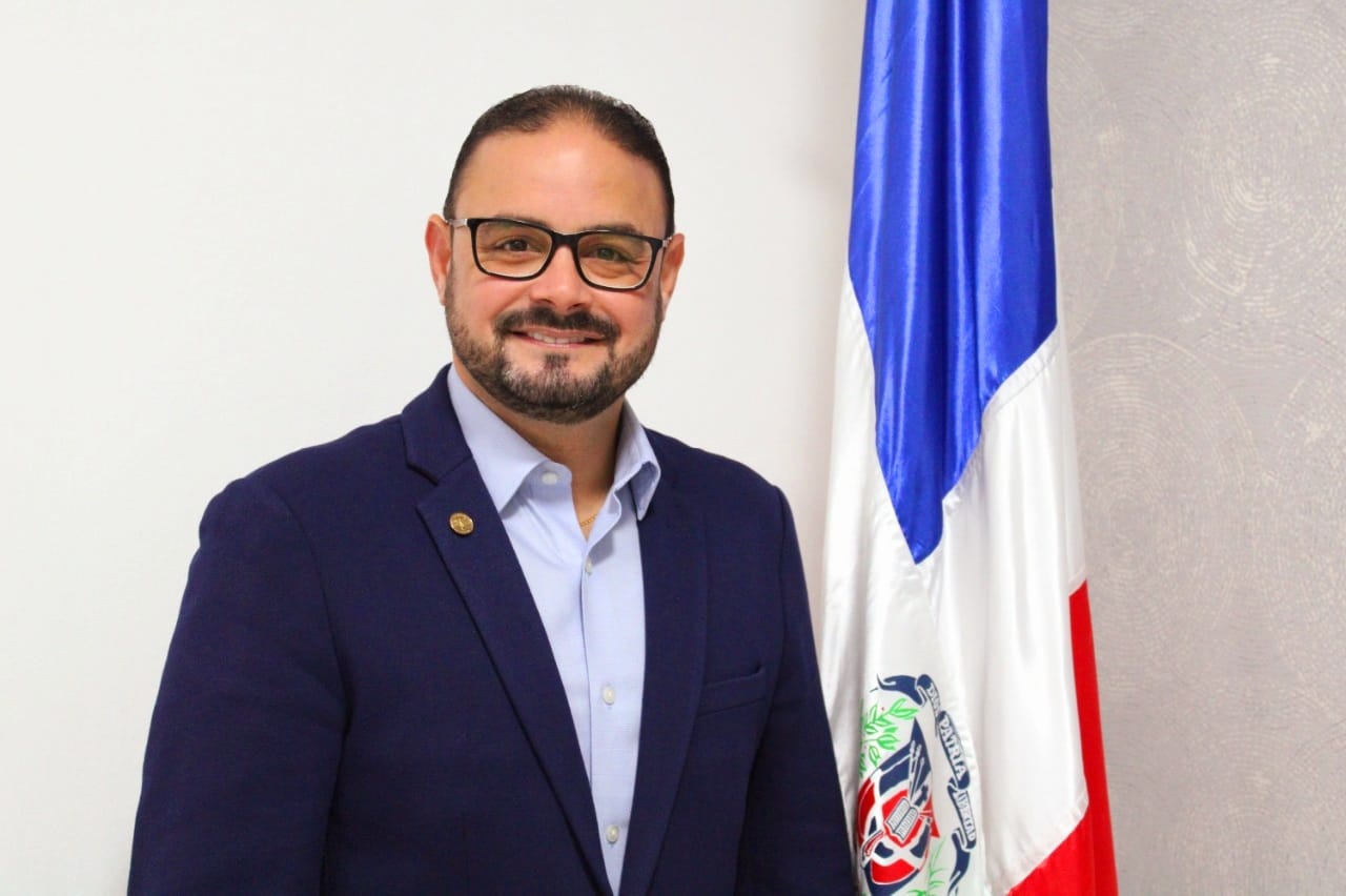 CORAAPPLATA realiza aumento salarial de un 20% excepto el Director General