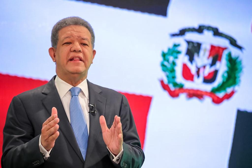 Leonel Fernández afirma Abinader se olvidó de los pobres