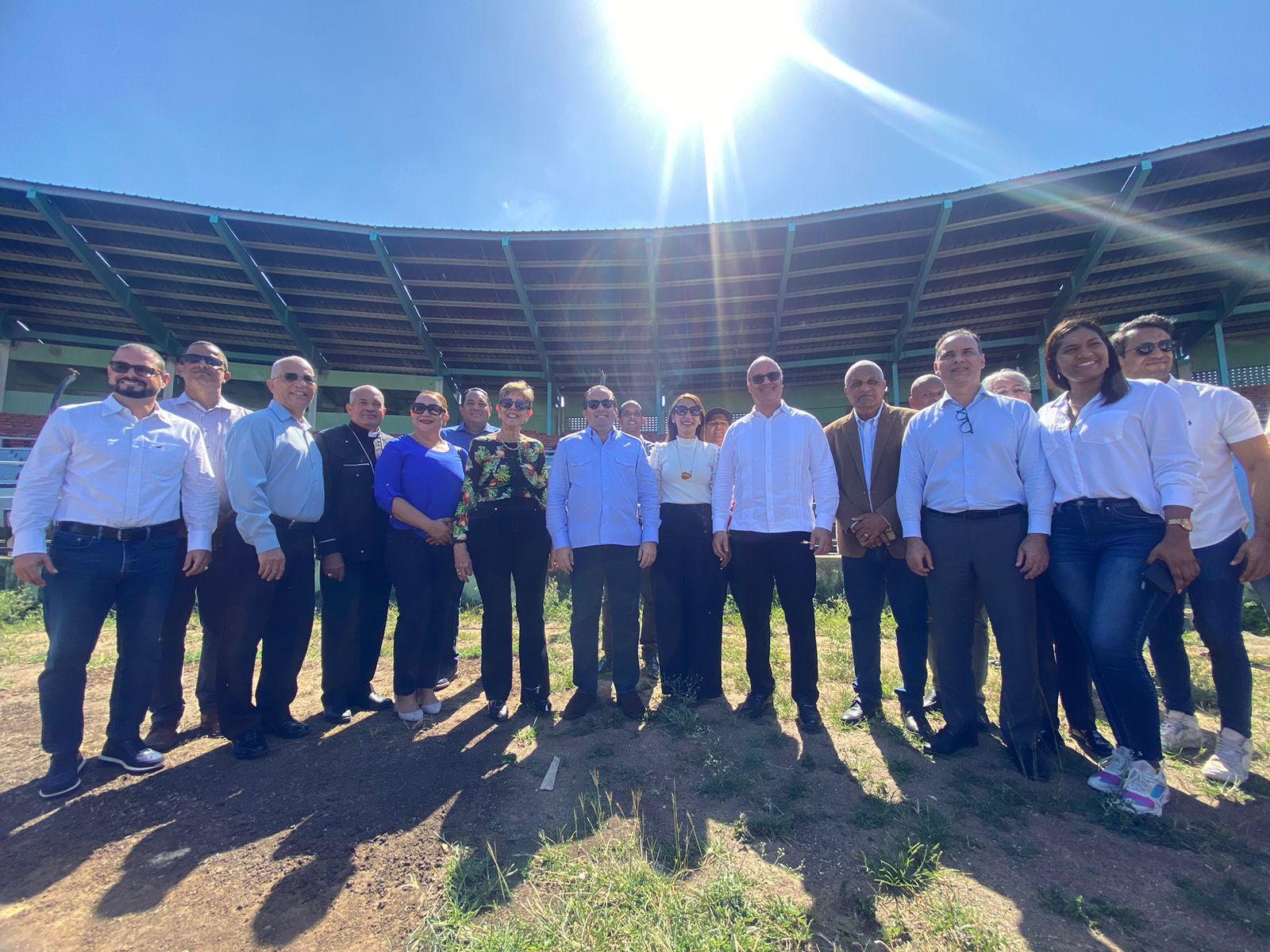 Gobierno entrega recursos continúan trabajos Estadio José Briceño