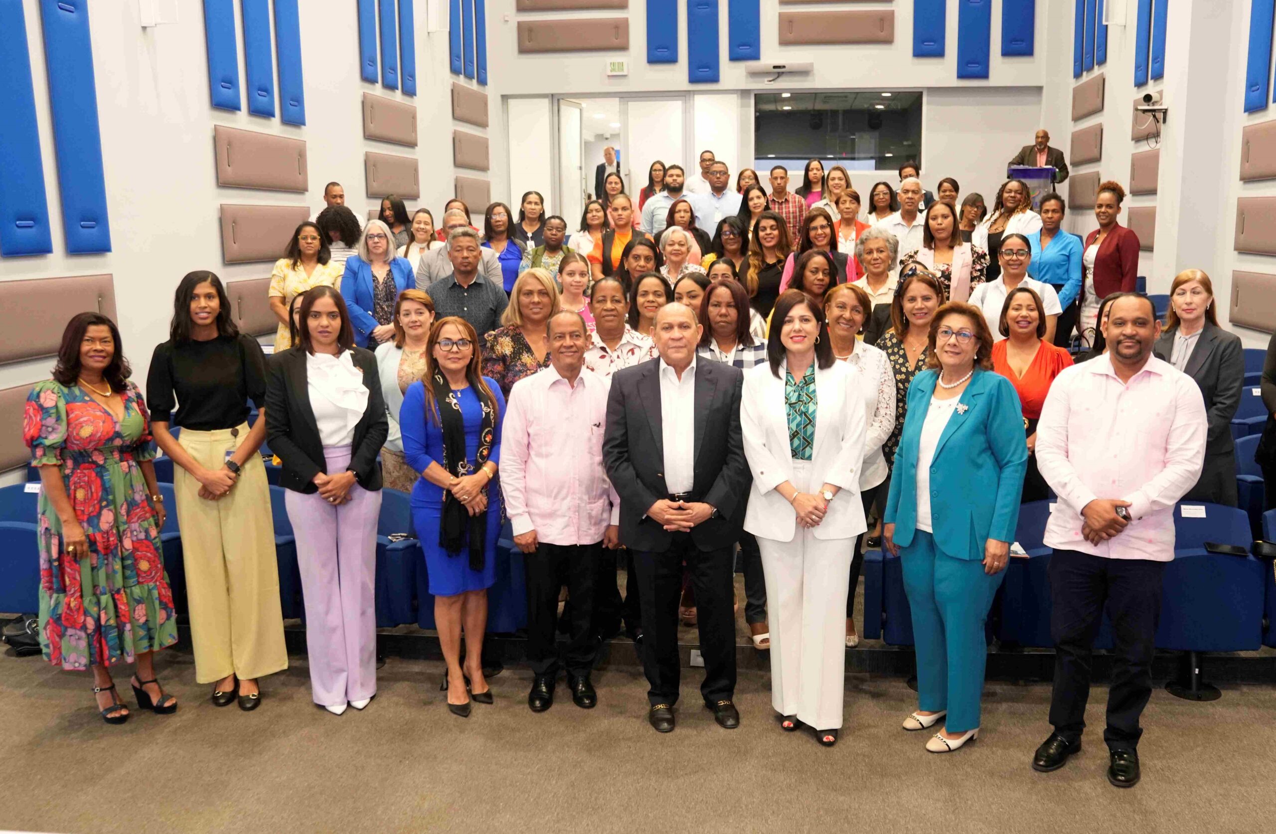 INFOTEP inicia taller de oratoria y liderazgo a más de 100 mujeres municipalistas