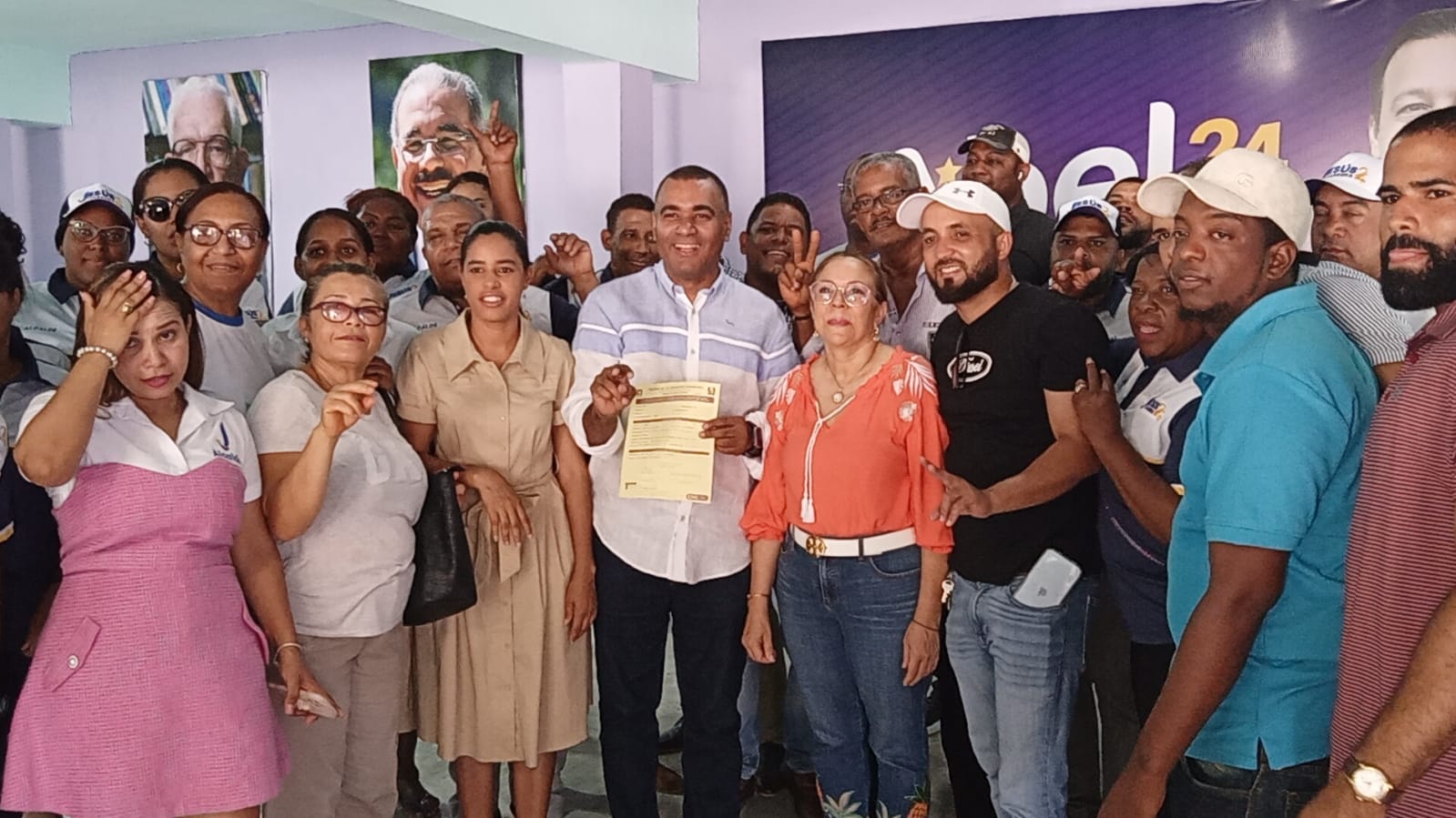 Jesús Cabrera inscribe precandidatura alcalde interno del PLD