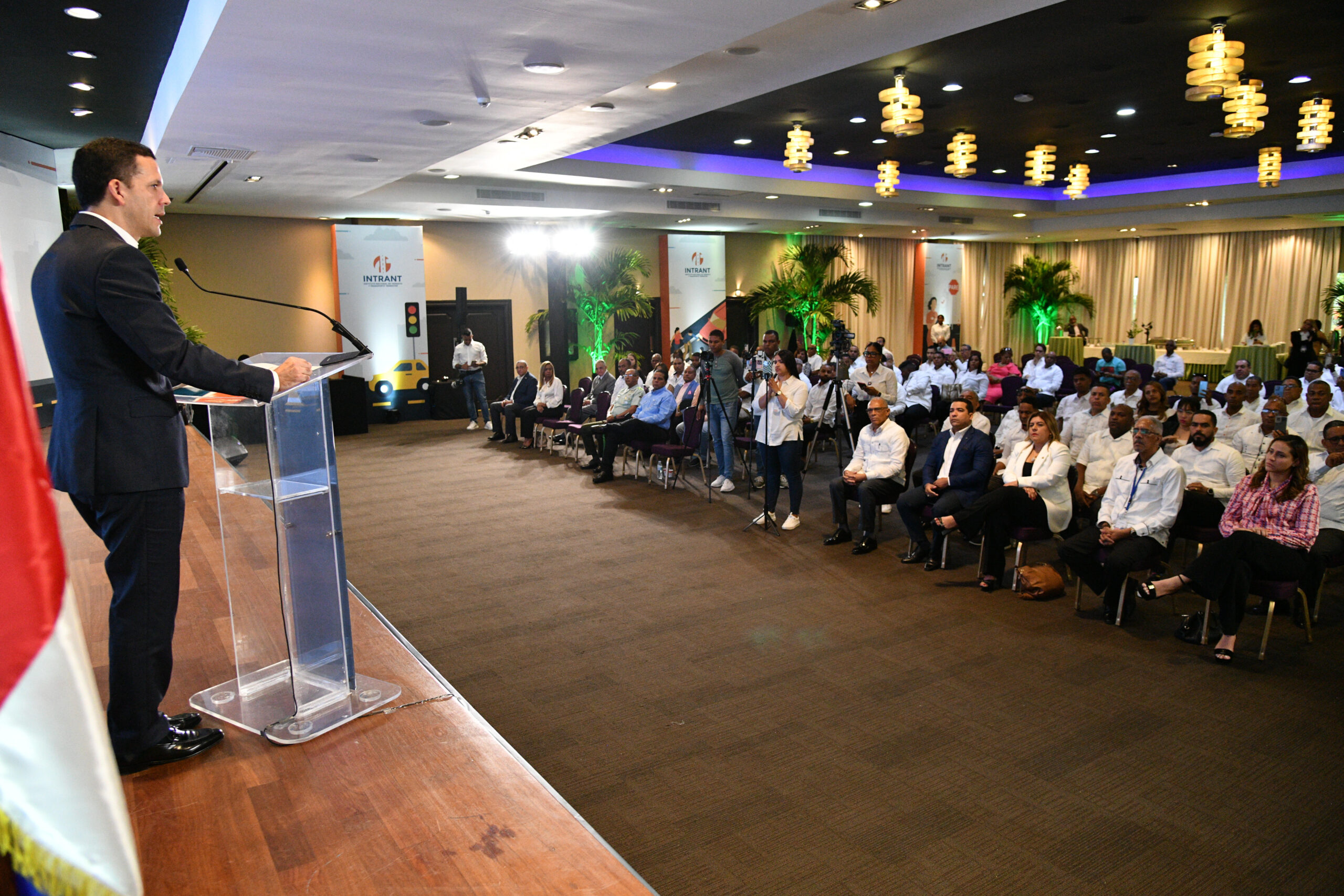 Intrant realiza primera certificación de Escuelas de Conductores