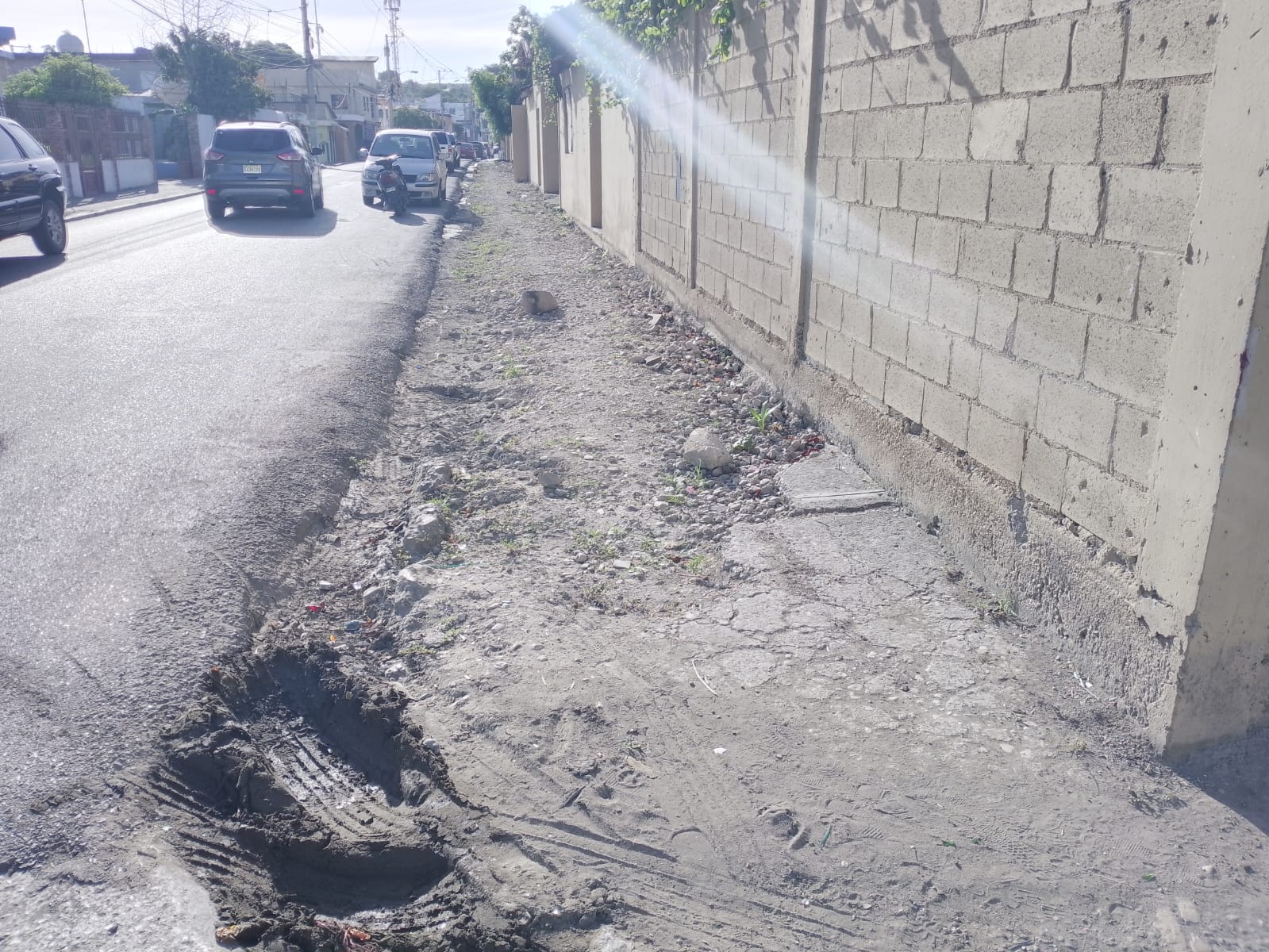 Aceras y contenes del sector Aserradero paralizados hace 6 meses