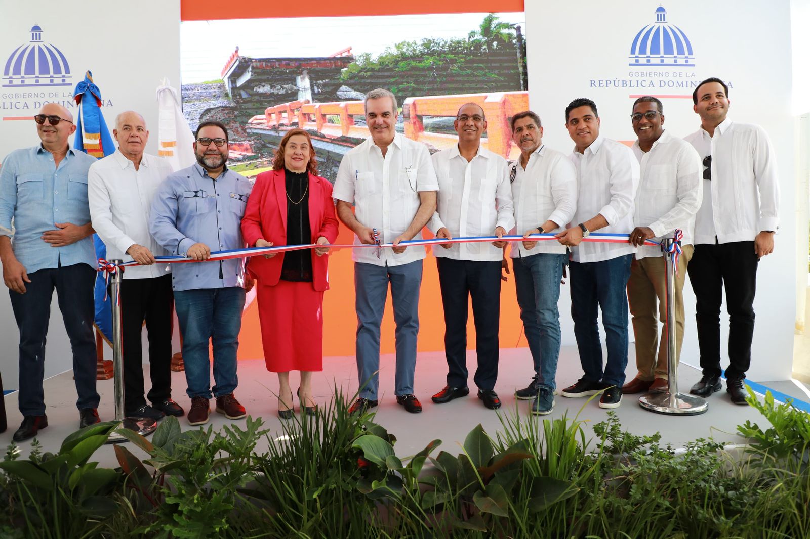 Presidente Abinader deja inaugurado el puente de Pontón en la Vega