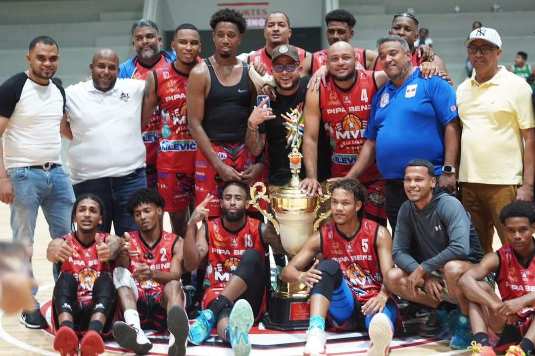 Los rojos derrotan a lo negros décimo quinto torneo de baloncesto intercalle Conani