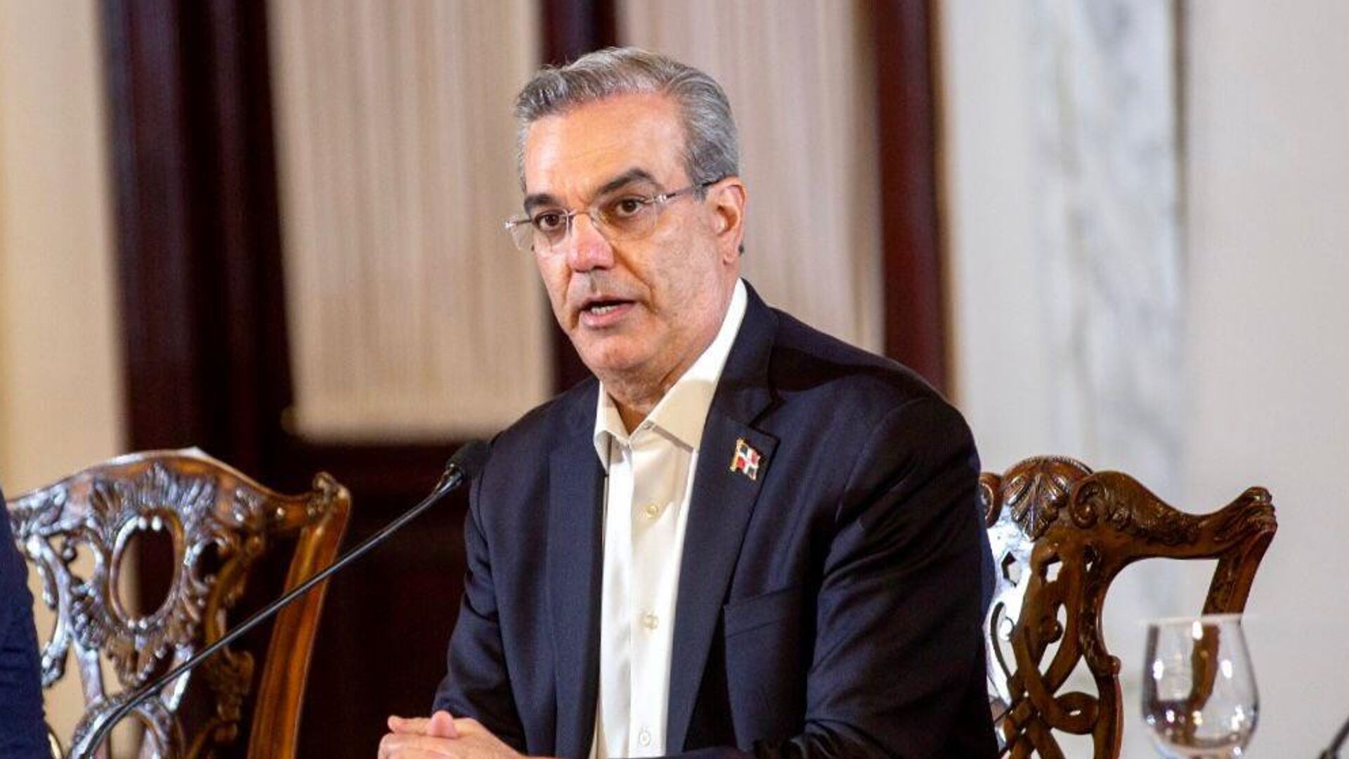 Presidente Abinader promulga Decreto 1-24 que regula la publicidad oficial