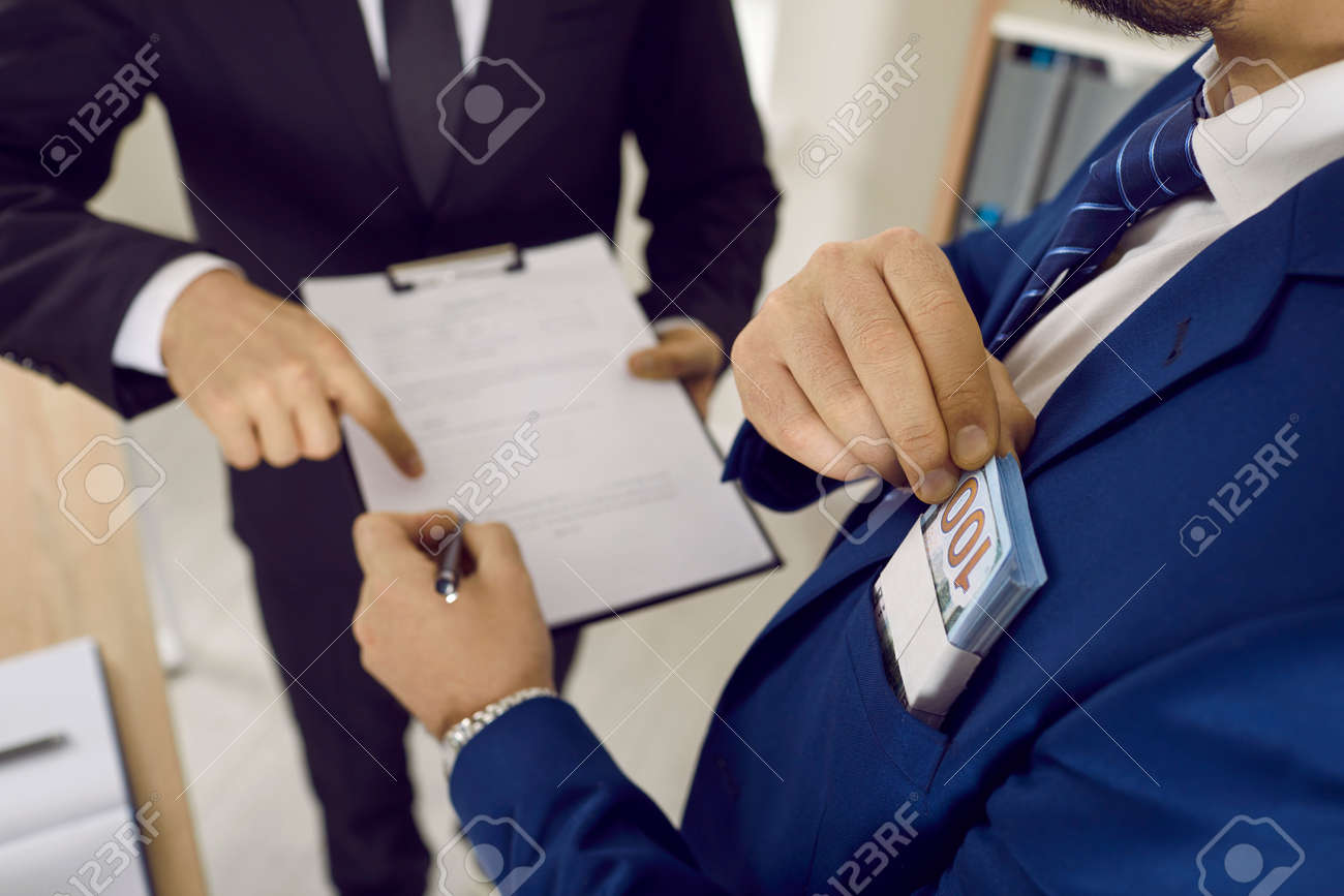 Dominicanos consideran que los políticos son corruptos