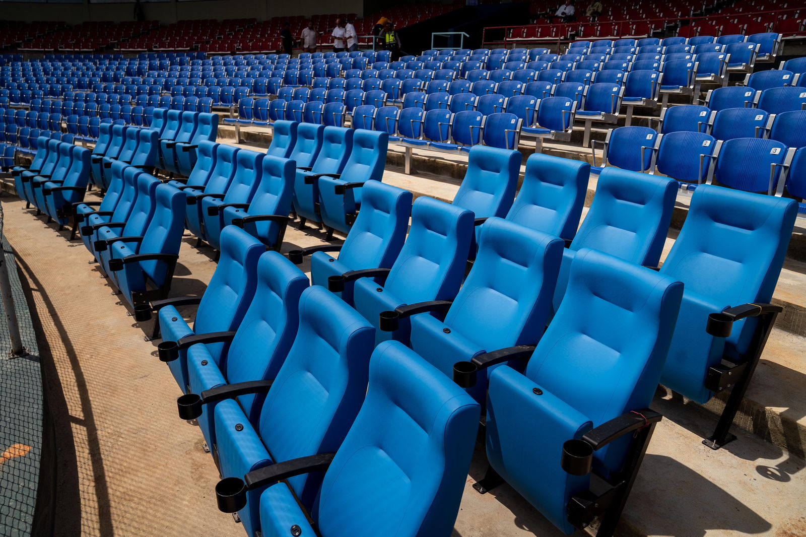 Presidente Abinader deja inaugurada la remodelación del campo de fútbol Leonel Plácido y supervisa los trabajos del estadio José Briceño