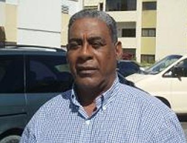 Mena Castro dice reforma del gobierno eliminara clase media