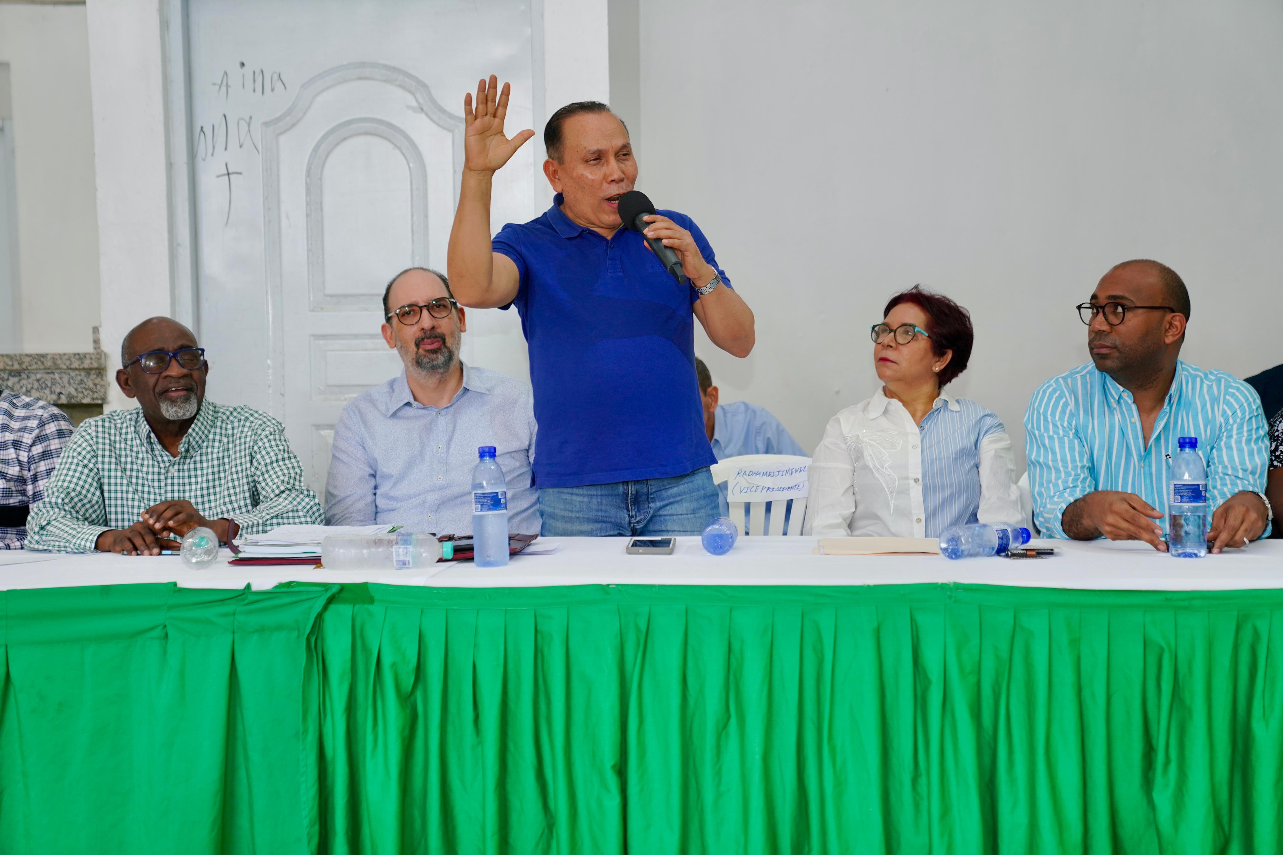 Hay una “desbandada” en el gobierno del PRM, asegura Radhamés Jiménez