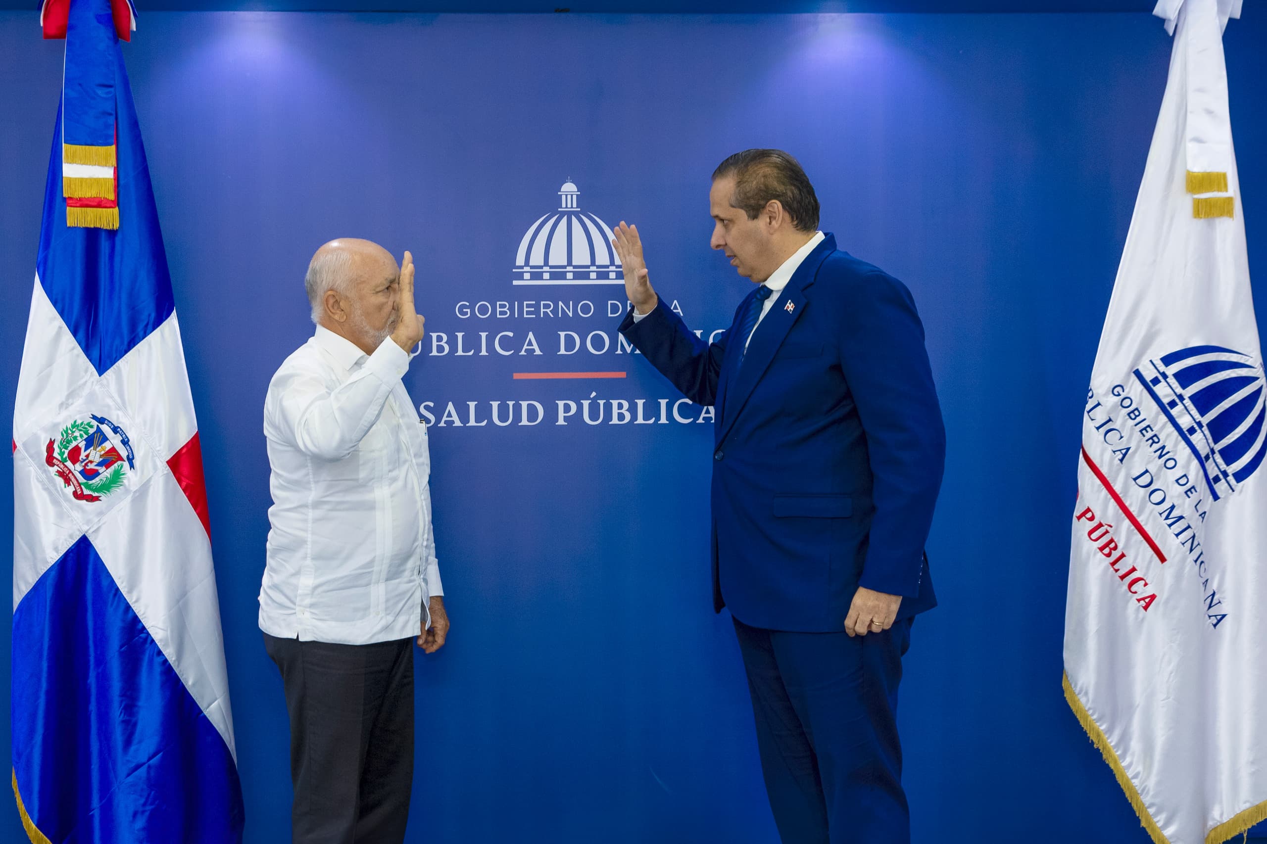 Ministro de Salud juramenta a Tommy Durán como nuevo director general de CORAAPPLATA