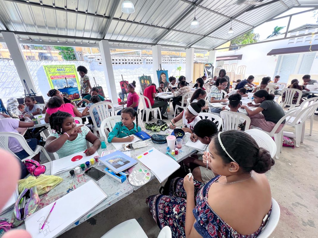 Escuela De Dibujo y Pintura Abre su 4ta. Exposición Al Público