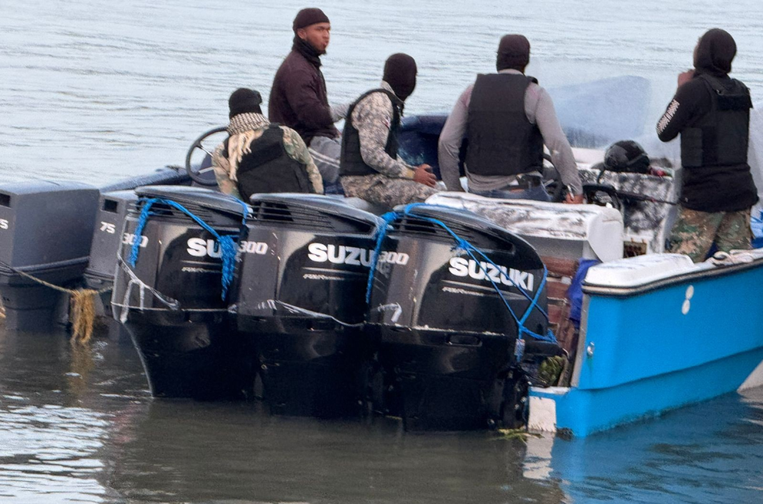 Autoridades más de 1.3 toneladas de cocaína cerca de las costas de San Pedro de Macorís.