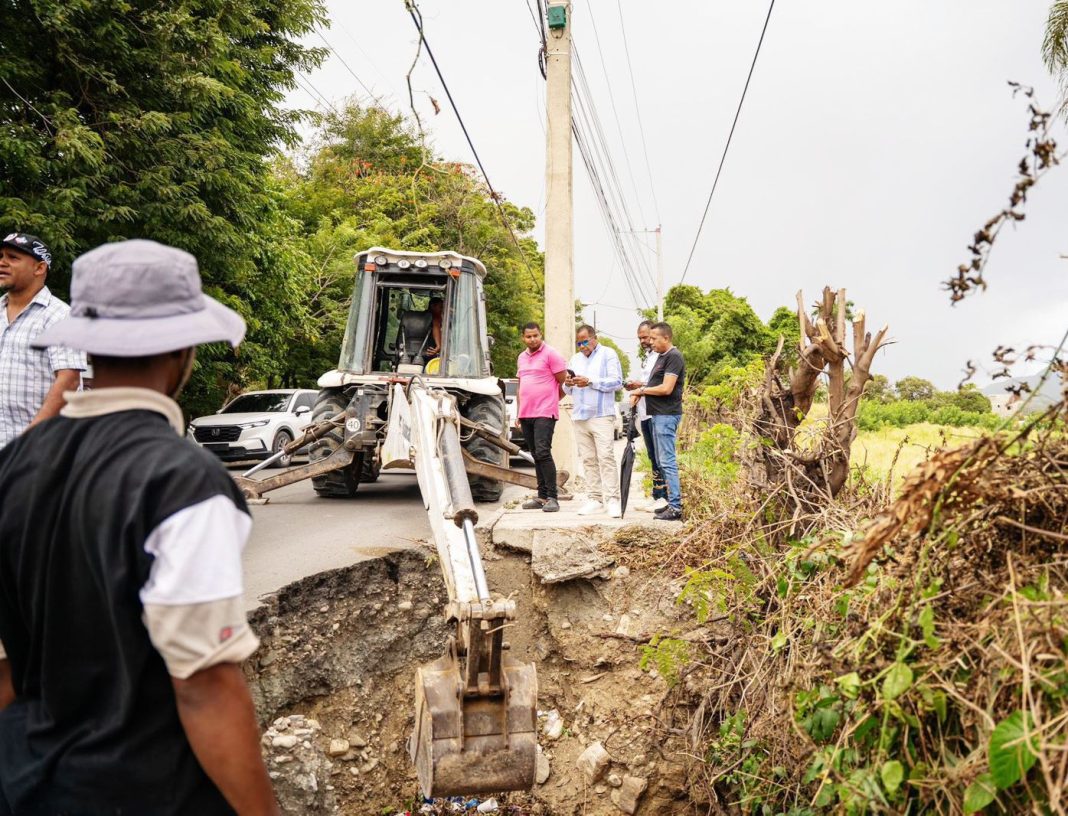Alcalde Roquelito responde a llamado comunitario y corrige derrumbe en San Marcos
