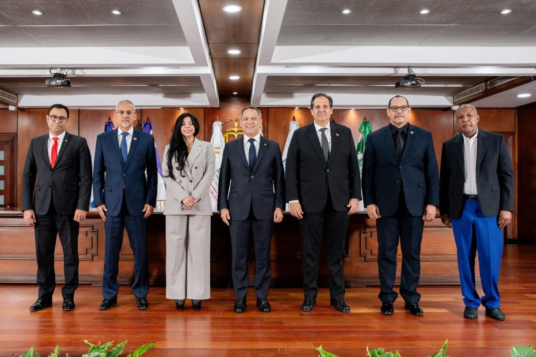 Instituciones acuerdan implementar justicia terapéutica y de reinserción social