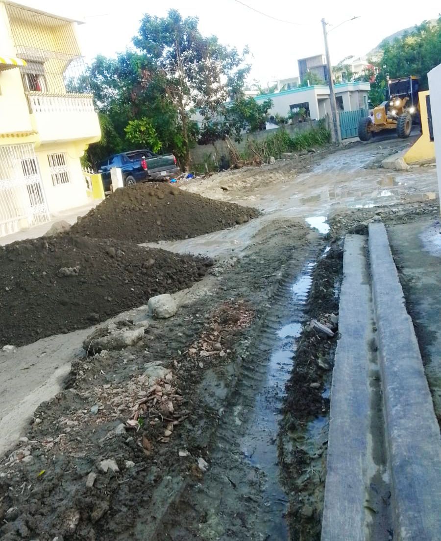Alcaldía de Puerto Plata realiza reparación de calles en Vista Bella, San Marcos tras recientes lluvias