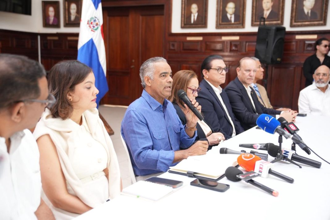 Joel Santos dice no se explotará cordillera septentrional