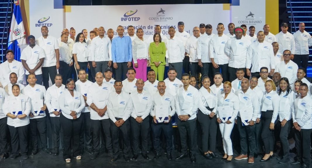INFOTEP gradúa por validación ocupacional a 82 técnicos de la industria hotelera del Este