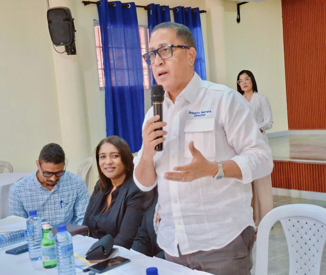 Infraestructura Escolar busca agilizar 36 obras que ejecuta el Gobierno en Sánchez Ramírez