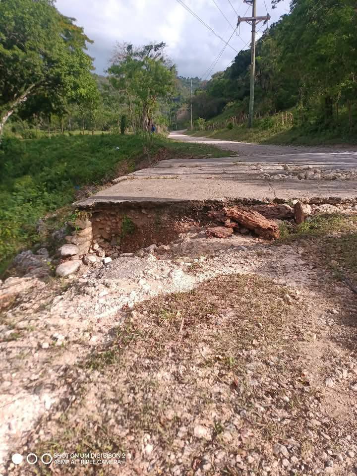 Denuncian mal estado puente plano en Arroyo Seco Sosúa