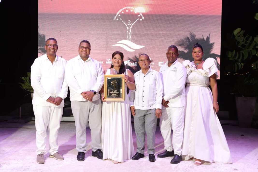The Caribbean Gold Coast Awards reconoce a Adompretur por su valioso aporte al desarrollo turístico nacional