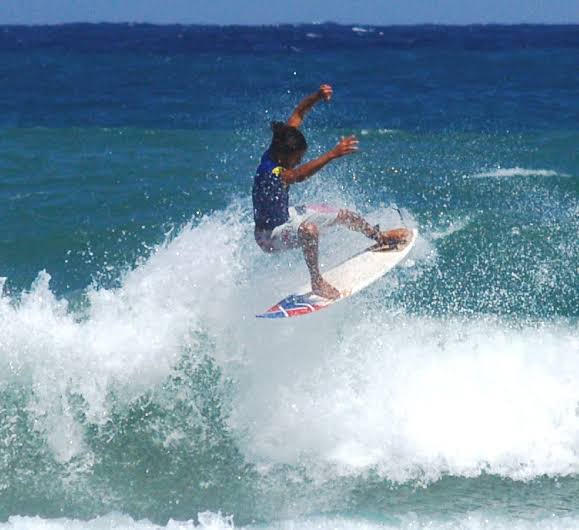 Cabarete oficializa su preparación para acoger a los surfistas de los Juegos Centroamericanos y del Caribe.