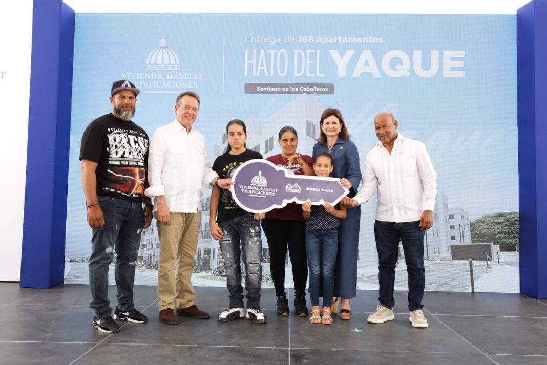 Raquel Peña encabeza entrega de 168 apartamentos de Mi Vivienda Hato del Yaque en Santiago
