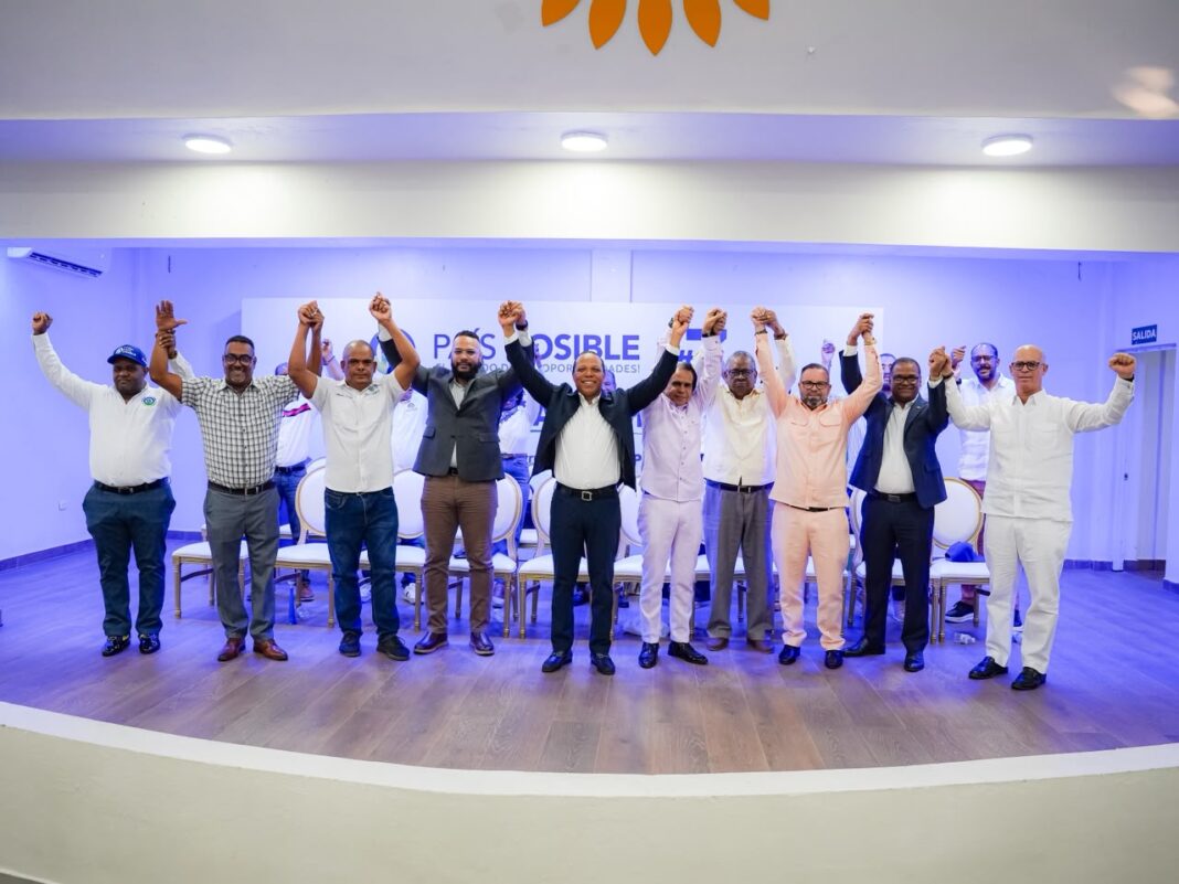 Milton Morrison juramenta 350 nuevos dirigentes en Santiago y fortalece la presencia de País Posible en el Cibao