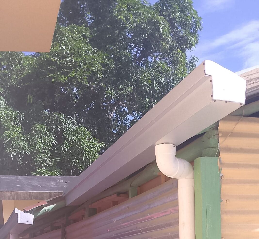 Contratista de Infraestructura Escolar agiliza trabajos en comunidades de Imbert